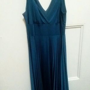 Beautiful Satin dress perfect for prom!